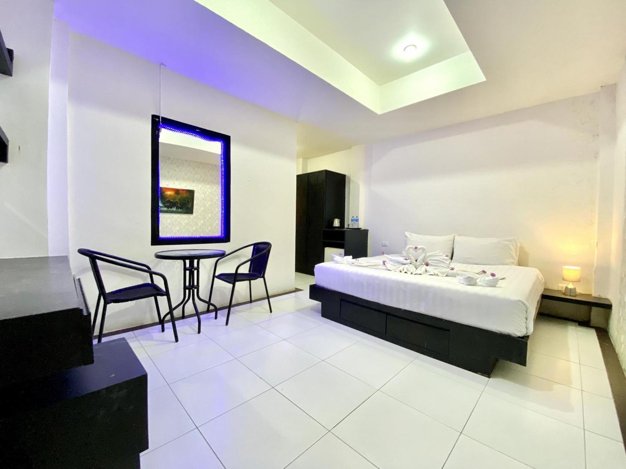Beachwalk Patong 외부 사진