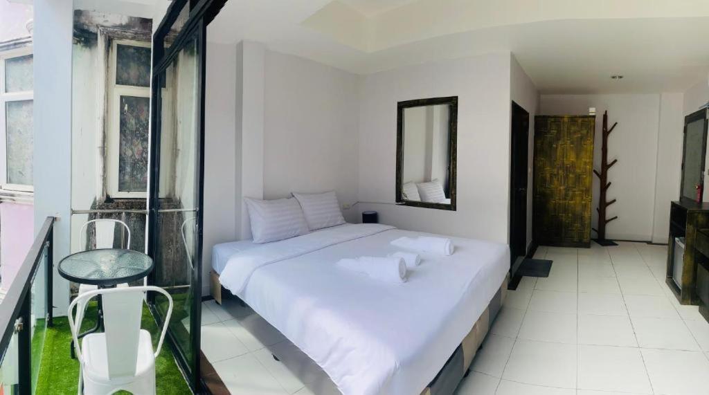 Beachwalk Patong 외부 사진